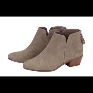 FINAL SALE Tan Ankle Boots